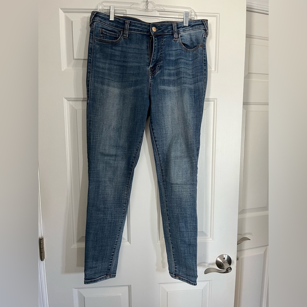 Women's True Religion classic jeans. Halle “high rise super skinny” sz 31